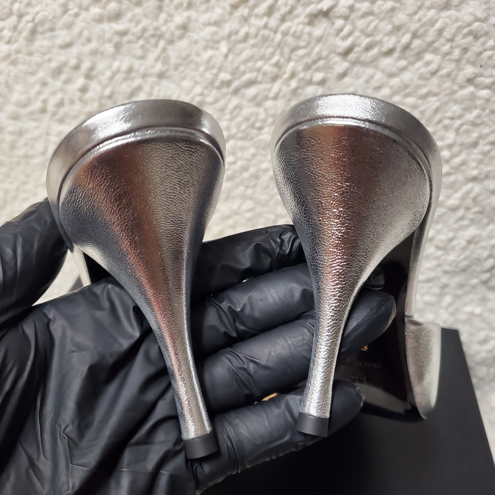 Versace
85MM Leather Mule Heels - Picture 11 of 13